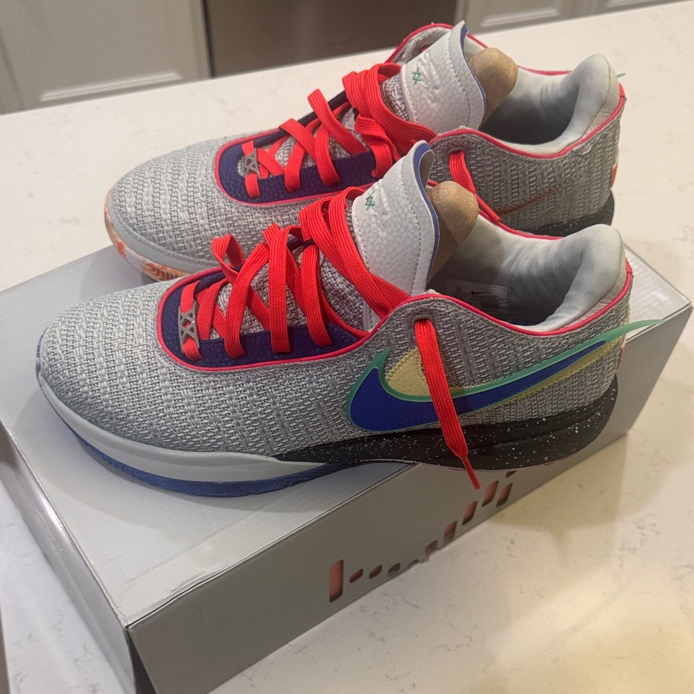 Very clean LeBron XX light silver/hyper royal size 13.